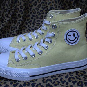 New in box Ccocci Hattie Hi Top Sneaker Yellow Size 9